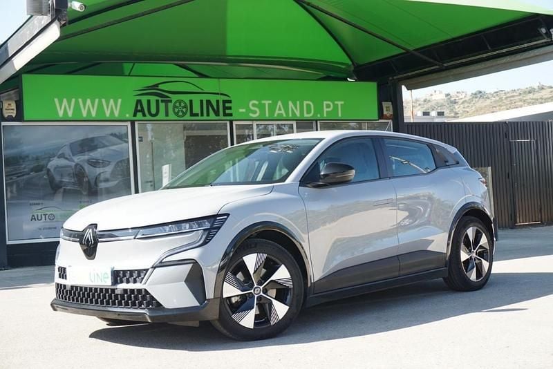 Cinza Usado 2023 Renault Mégane Equilibre | € 23.990 (Preço justo) - Imagem 1/4