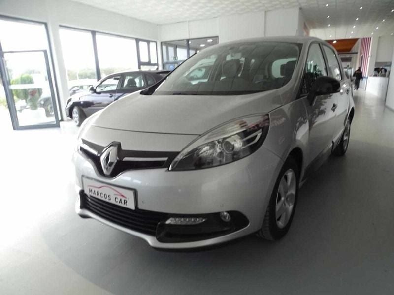 Cinzento Usado 2016 Renault Scénic III Monovolume | € 13.900 (Preço elevado) - Imagem 1/4