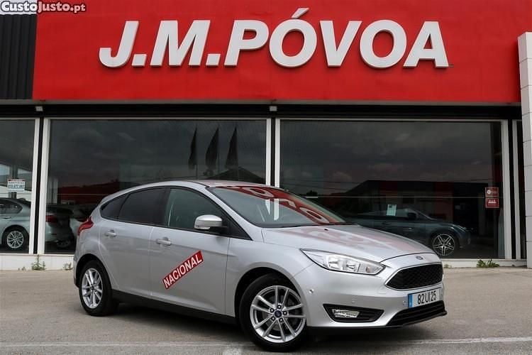 Cinza Usado 2018 Ford Focus Titanium Citadino | € 13.990 (Preço justo) - Imagem 1/1
