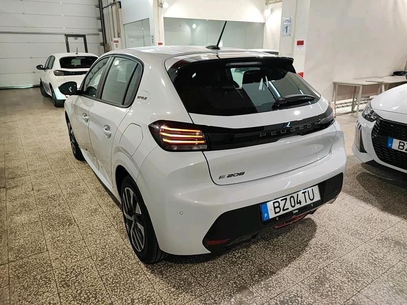 Novo Peugeot e-208 Style 100 kW (136 HP) 2025 Branco Citadino