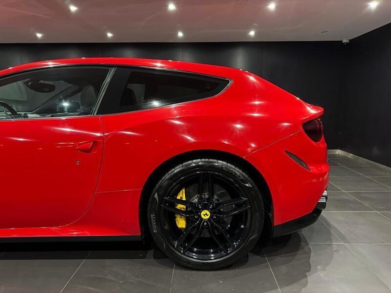 Usado Ferrari FF 660 HP (485 kW) 2014 Cinza Carrinha