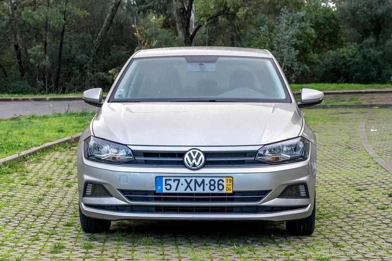 Cinzento Usado 2019 VW Polo Citadino | € 13.000 (Bom preço) - Imagem 1/4
