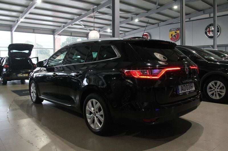Usado Renault Mégane GrandTour Intens 110 HP (80 kW) 2020 Preto Carrinha
