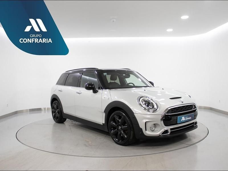 Cinzento Usado 2017 Mini Clubman Carrinha | € 22.630 (Caro) - Imagem 1/4