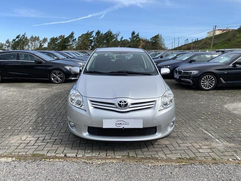 Usado Toyota Auris 90 HP (66 kW) 2011 Citadino
