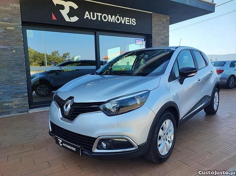 Cinza Usado 2016 Renault Captur Dynamique SUV | € 11.950 (Preço justo) - Imagem 1/1