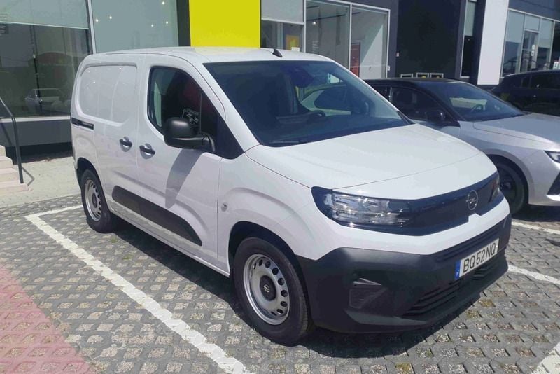 Branco Novo 2024 Opel Combo-e Life Sedan | € 33.500 - Imagem 1/4