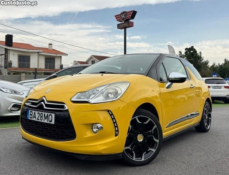 Usado Citroën DS3 Sport Chic 156 HP (114 kW) 2010 Amarelo Citadino