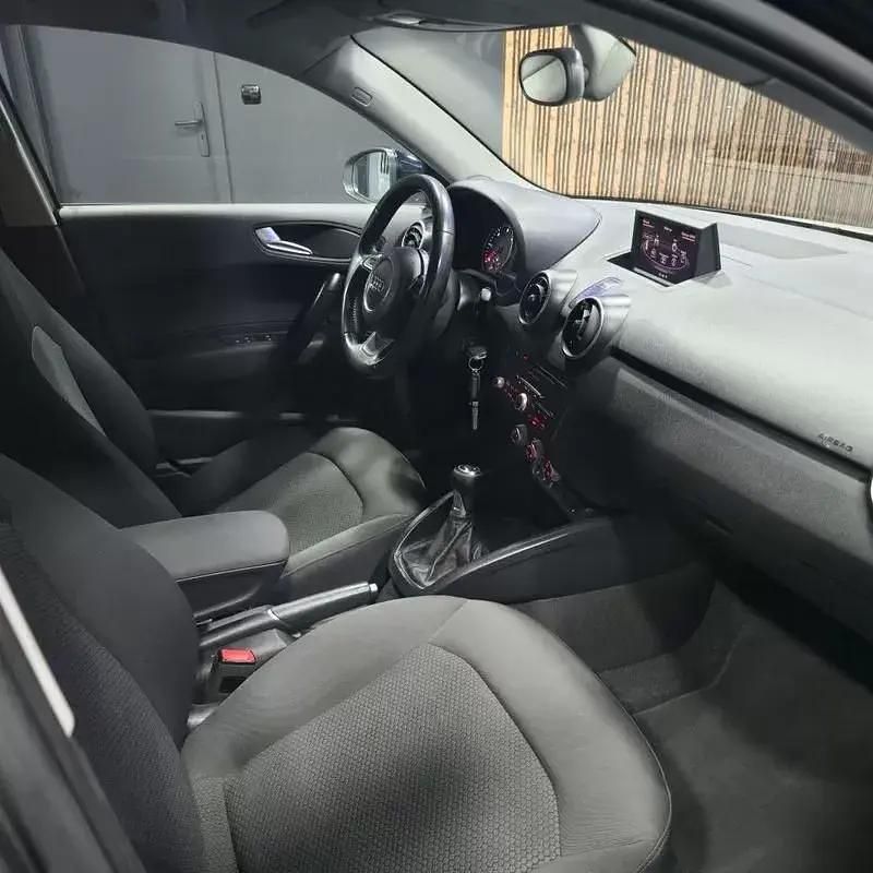 Usado Audi A1 Sportback Business 105 HP (77 kW) 2013 Branco Citadino