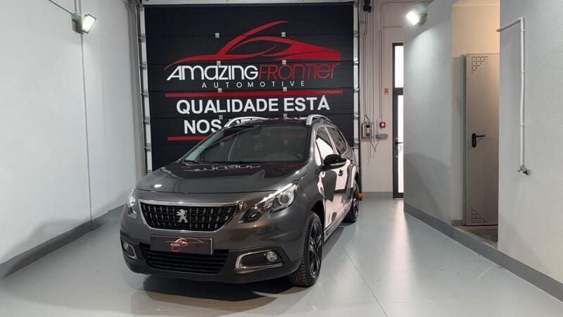 Cinzento Usado 2018 Peugeot 2008 SUV | € 10.990 (Preço justo) - Imagem 1/4