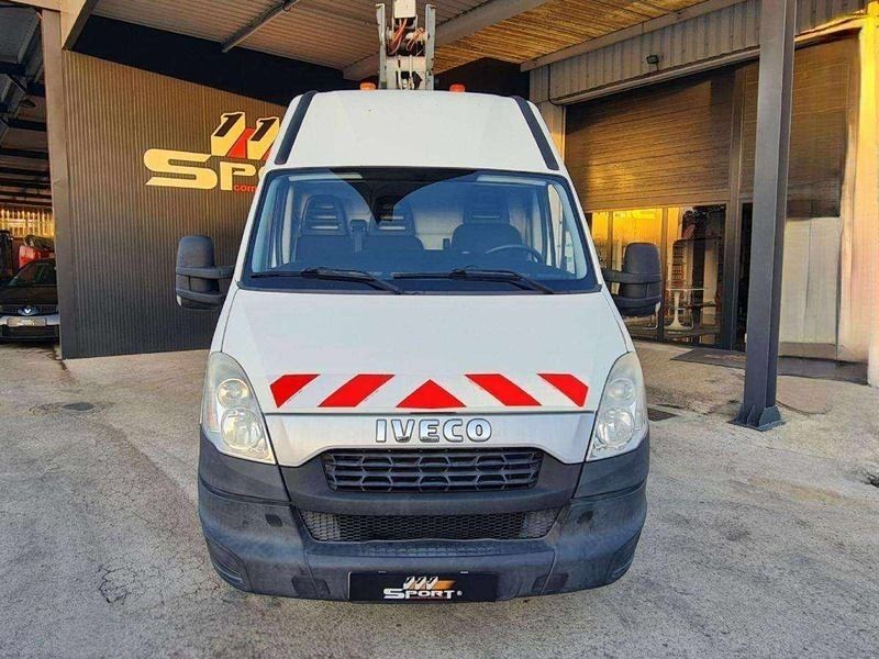 Usado Iveco Daily 125 HP (91 kW) 2013 Branco