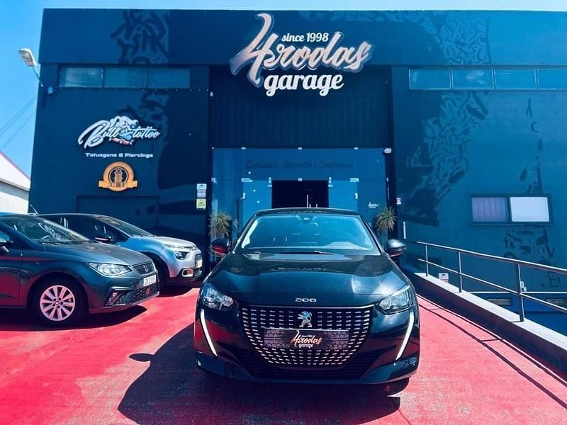 Preto Usado 2021 Peugeot 208 Allure Citadino | € 14.900 (Preço justo) - Imagem 1/4