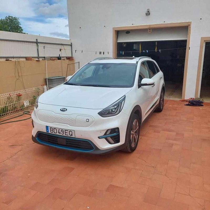 Branco Usado 2021 Kia Niro SUV | € 18.500 (Preço justo) - Imagem 1/4
