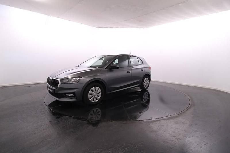 Cinzento Usado 2023 Skoda Fabia | € 17.450 (Preço elevado) - Imagem 1/4