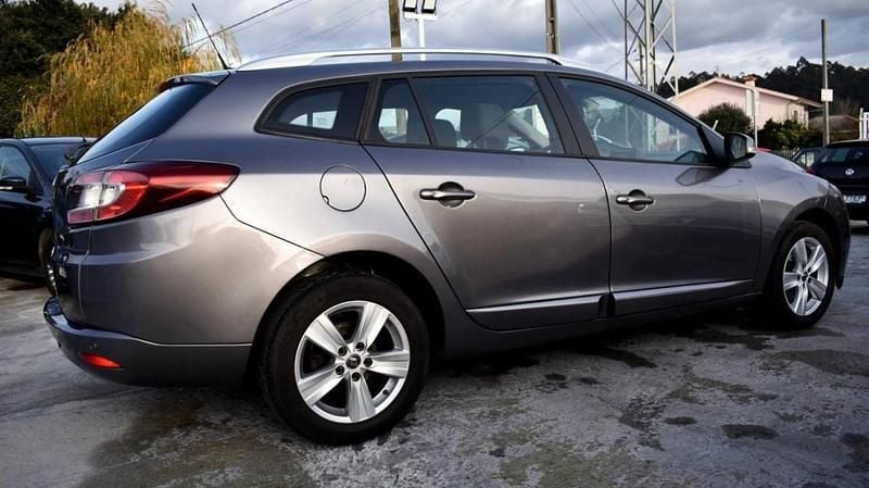 Usado Renault Mégane III 110 HP (80 kW) 2013 Cinzento