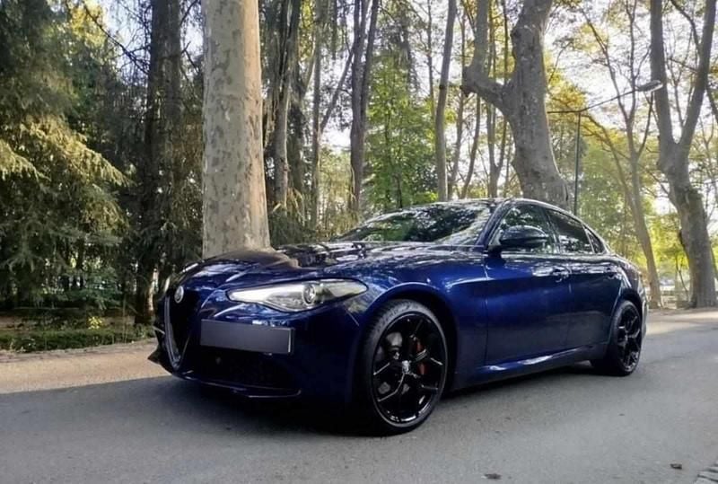 Azul Usado 2019 Alfa Romeo Giulia Sedan | € 25.500 (Preço justo) - Imagem 1/4