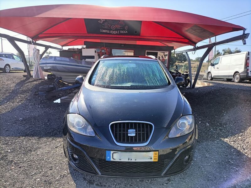 Preto Usado 2010 Seat Altea Sport Monovolume | € 7.500 (Preço justo) - Imagem 1/4