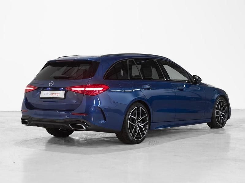 Usado Mercedes C220 AMG line 200 HP (147 kW) 2022 Azul Carrinha