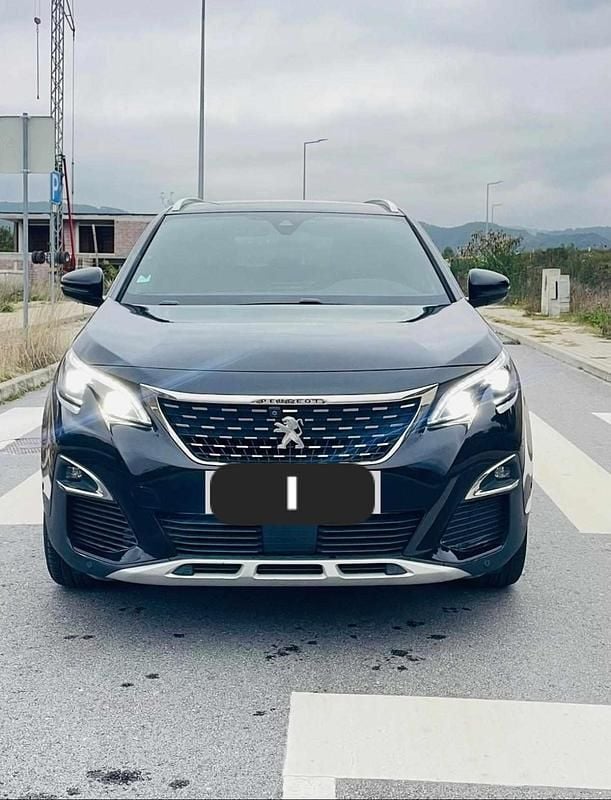 Usado Peugeot 5008 GT-line 130 HP (95 kW) 2020 Preto Monovolume