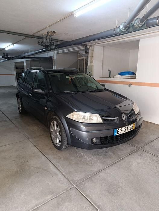 Usado 2008 Renault Mégane III Sedan | € 2.500 (Caro) - Imagem 1/4