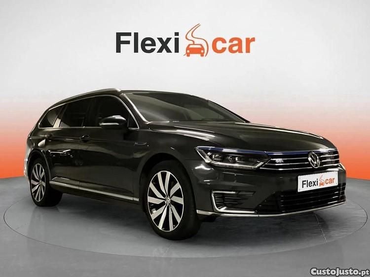 Cinza Usado 2018 VW Passat GTE Carrinha | € 16.990 (Preço justo) - Imagem 1/1