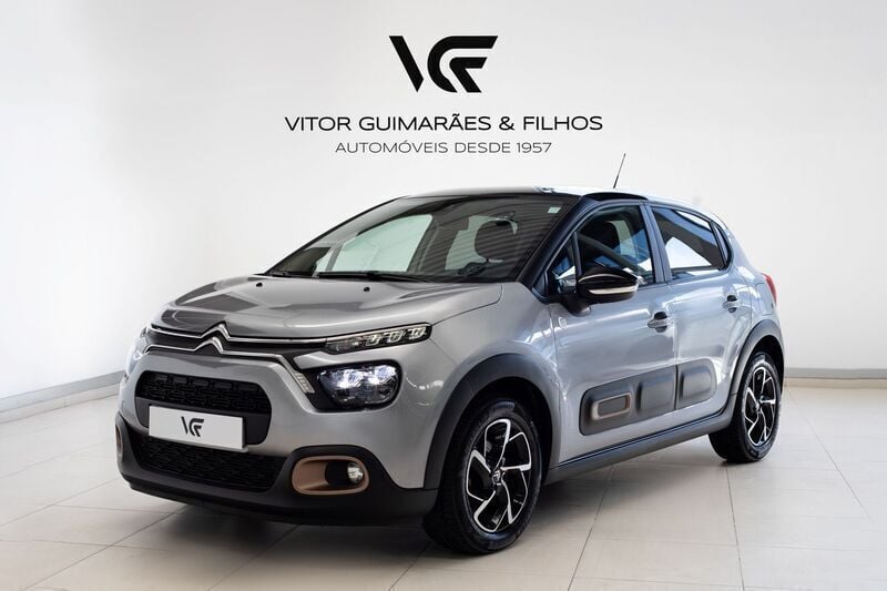Cinza Usado 2023 Citroën C3 PureTech Citadino | € 15.990 (Preço justo) - Imagem 1/4