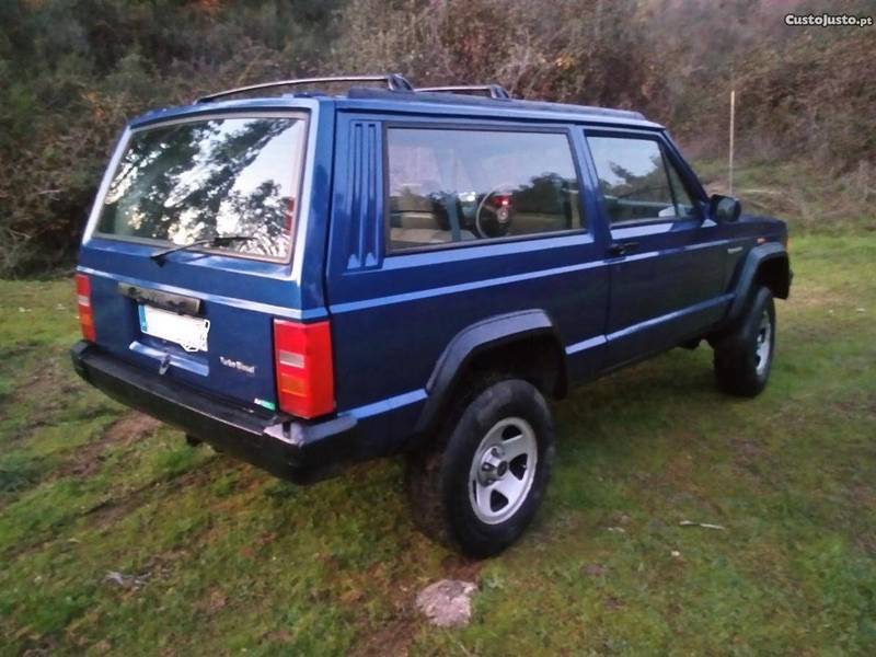 Sold Jeep Cherokee xj 2.1 td Carros usados para venda