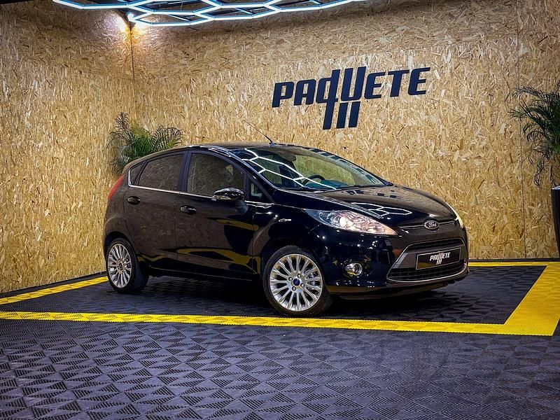 Preto Usado 2012 Ford Fiesta Titanium Citadino | € 8.450 (Caro) - Imagem 1/4
