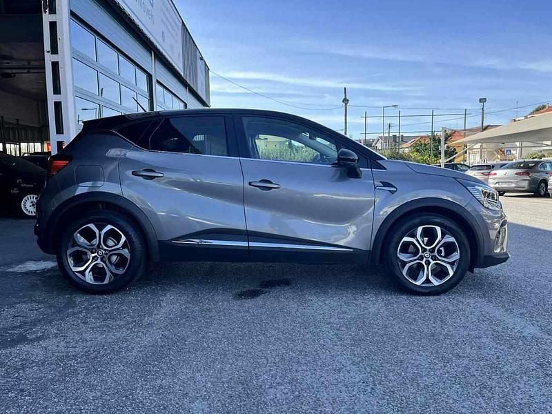 Usado Renault Captur 101 HP (74 kW) 2022 Cinzento SUV