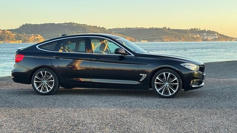 Usado BMW 318 Gran Turismo 143 HP (105 kW) 2013 Preto