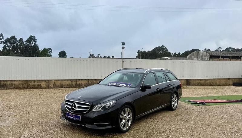 Preto Usado 2015 Mercedes E200 Avantgarde Carrinha | € 21.900 - Imagem 1/4