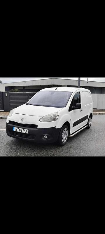 Branco Usado 2013 Peugeot Partner Monovolume | € 4.999 (Super Preço) - Imagem 1/4