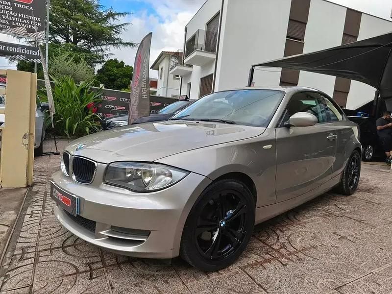 Dourado Usado 2008 BMW 120 Coupé Coupé | € 10.750 (Bom preço) - Imagem 1/4