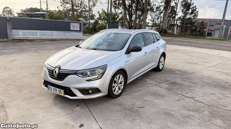 Cinza Usado 2018 Renault Mégane GrandTour LIMITED Carrinha | € 7.500 - Imagem 1/1