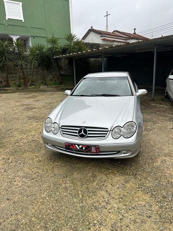 Usado Mercedes CLK270 Elegance 170 HP (125 kW) 2004 Cinza Coupé