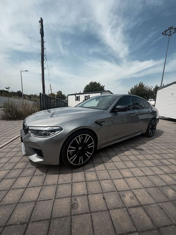 Cinza Usado 2019 BMW M5 Sedan | € 99.500 - Imagem 1/4