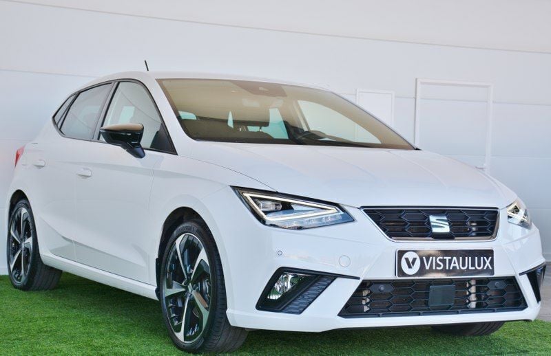 Branco Usado 2022 Seat Ibiza FR Citadino | € 18.990 (Preço justo) - Imagem 1/4