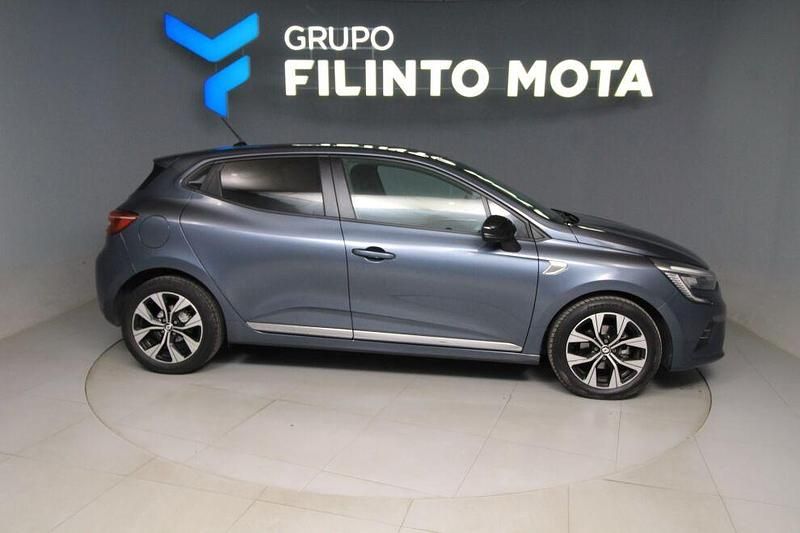 Cinza Usado 2022 Renault Clio V Evolution | € 15.440 (Preço justo) - Imagem 1/4