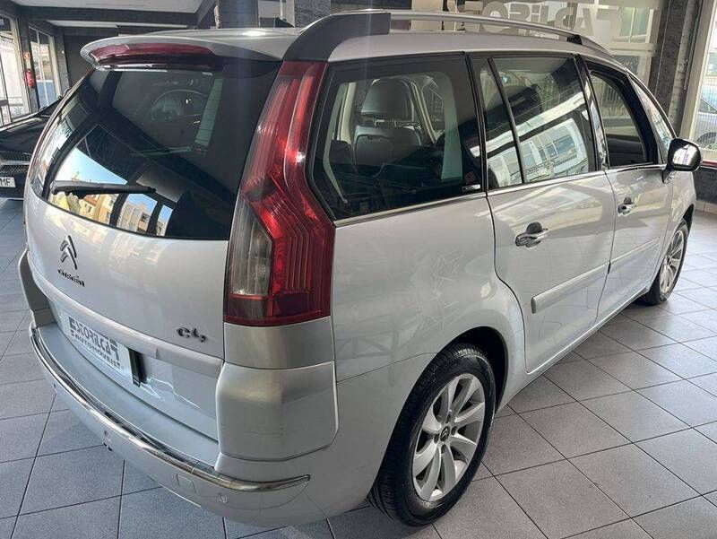 Usado Citroën Grand C4 Picasso Seduction 112 HP (82 kW) 2012 Cinzento Monovolume