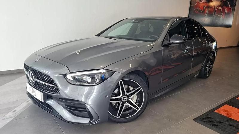 Cinzento Usado 2022 Mercedes C300 AMG line Sedan | € 47.990 (Preço justo) - Imagem 1/4