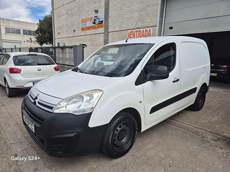 Branco Usado 2017 Citroën Berlingo Monovolume | € 8.600 (Preço justo) - Imagem 1/4