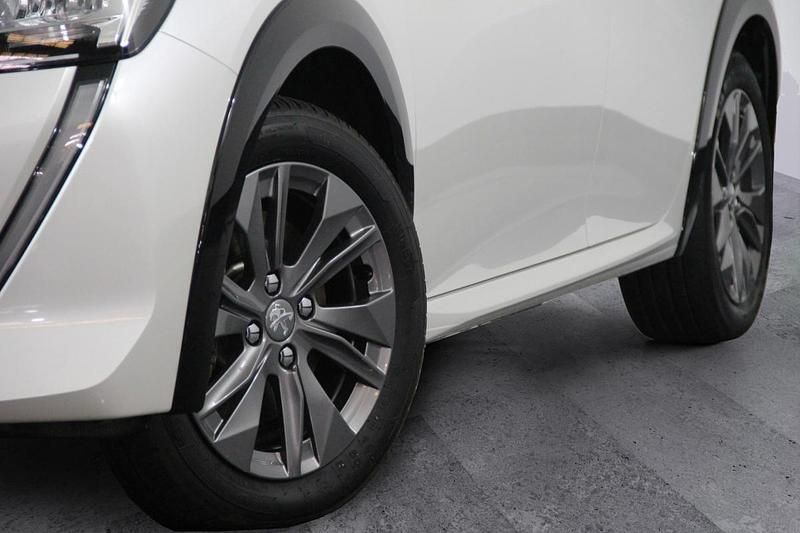 Branco Usado 2023 Peugeot e-208 Active Citadino | € 21.499 (Preço justo) - Imagem 1/1