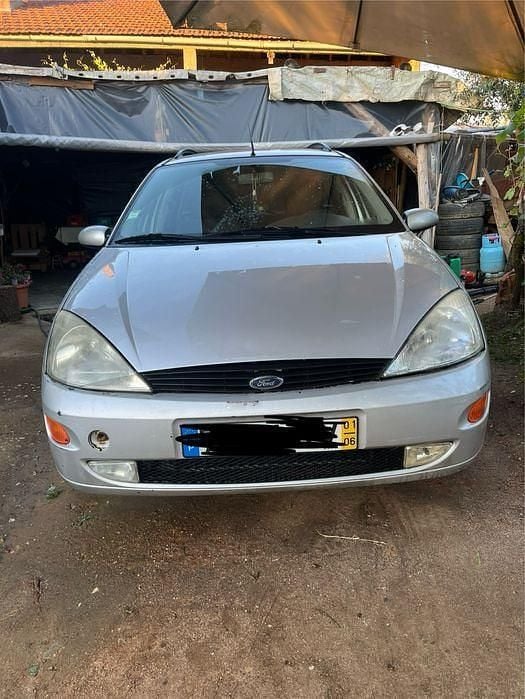 Usado 2001 Ford Focus Sedan | € 1.200 (Preço justo) - Imagem 1/4