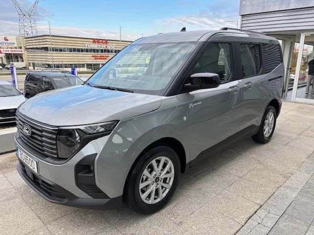 Cinzento Usado 2024 Ford Tourneo Courier Titanium Monovolume | € 22.900 (Preço justo) - Imagem 1/4