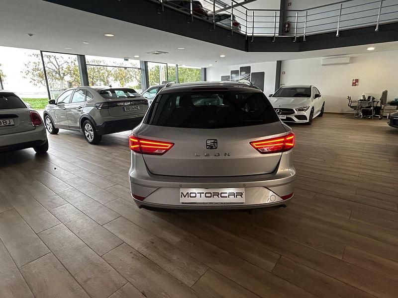 Usado Seat Leon Style 115 HP (84 kW) 2020 Cinza Carrinha