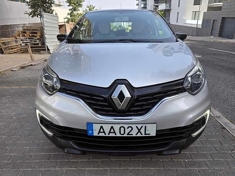 Usado Renault Captur 90 HP (66 kW) 2018 Cinzento SUV