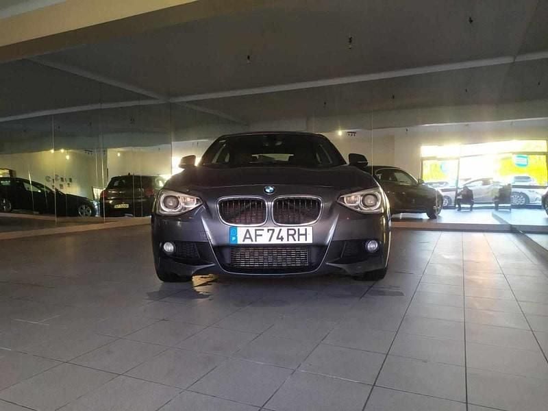 Cinzento Usado 2015 BMW 116 Citadino | € 14.990 (Preço justo) - Imagem 1/4