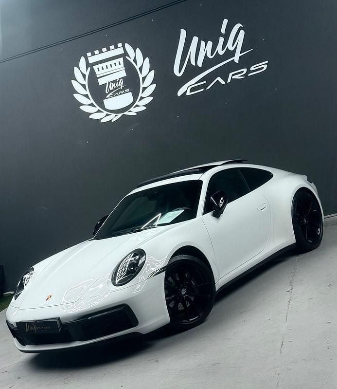 Branco Usado 2022 Porsche 911 Carrera Coupé | € 149.999 - Imagem 1/4