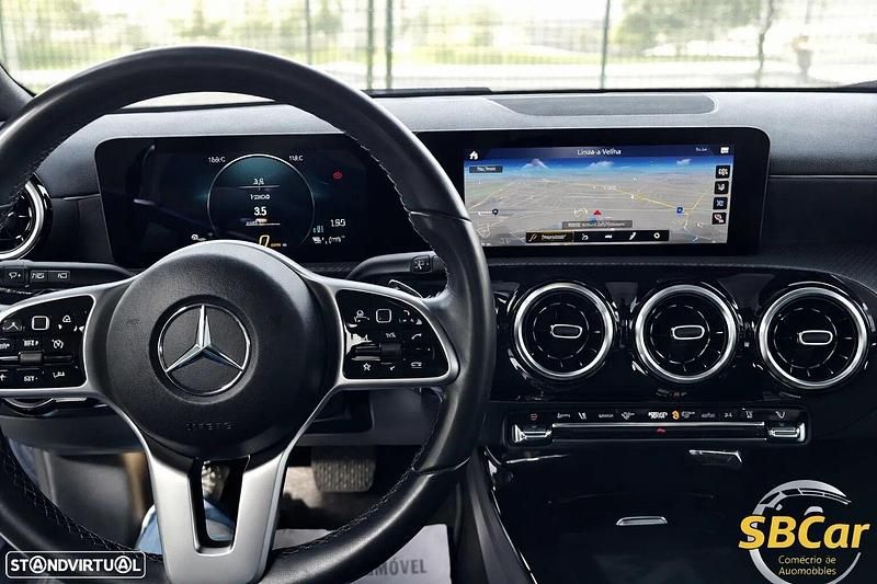 Usado Mercedes A250 Progressive 161 HP (118 kW) 2020 Azul