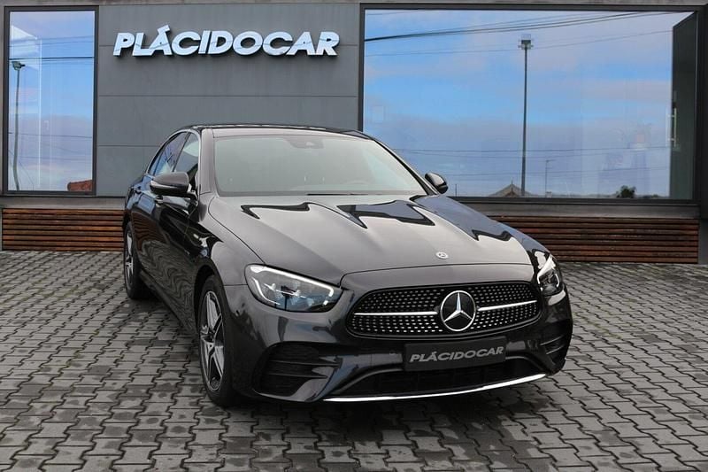 Cinza Usado 2021 Mercedes E300 AMG line Sedan | € 38.400 (Preço justo) - Imagem 1/4